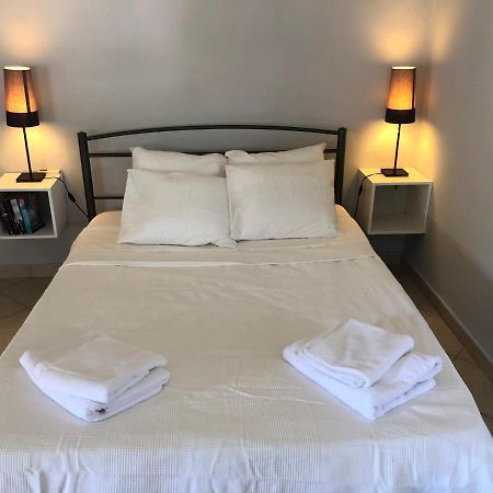 Sofita Studio Apartment Gaios Bagian luar foto