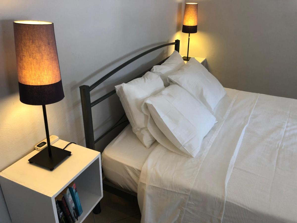 Sofita Studio Apartment Gaios Bagian luar foto