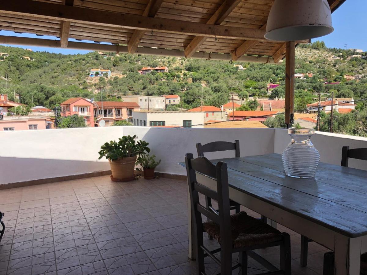 Sofita Studio Apartment Gaios Bagian luar foto