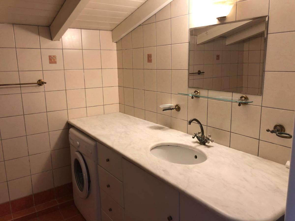 Sofita Studio Apartment Gaios Bagian luar foto